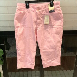 #59 NWT St John’s Bay Punk Capri Pants Size 10 petite